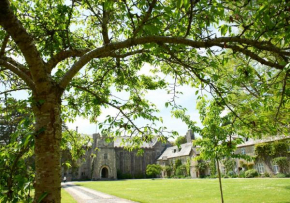 Dartington Hall, Totnes